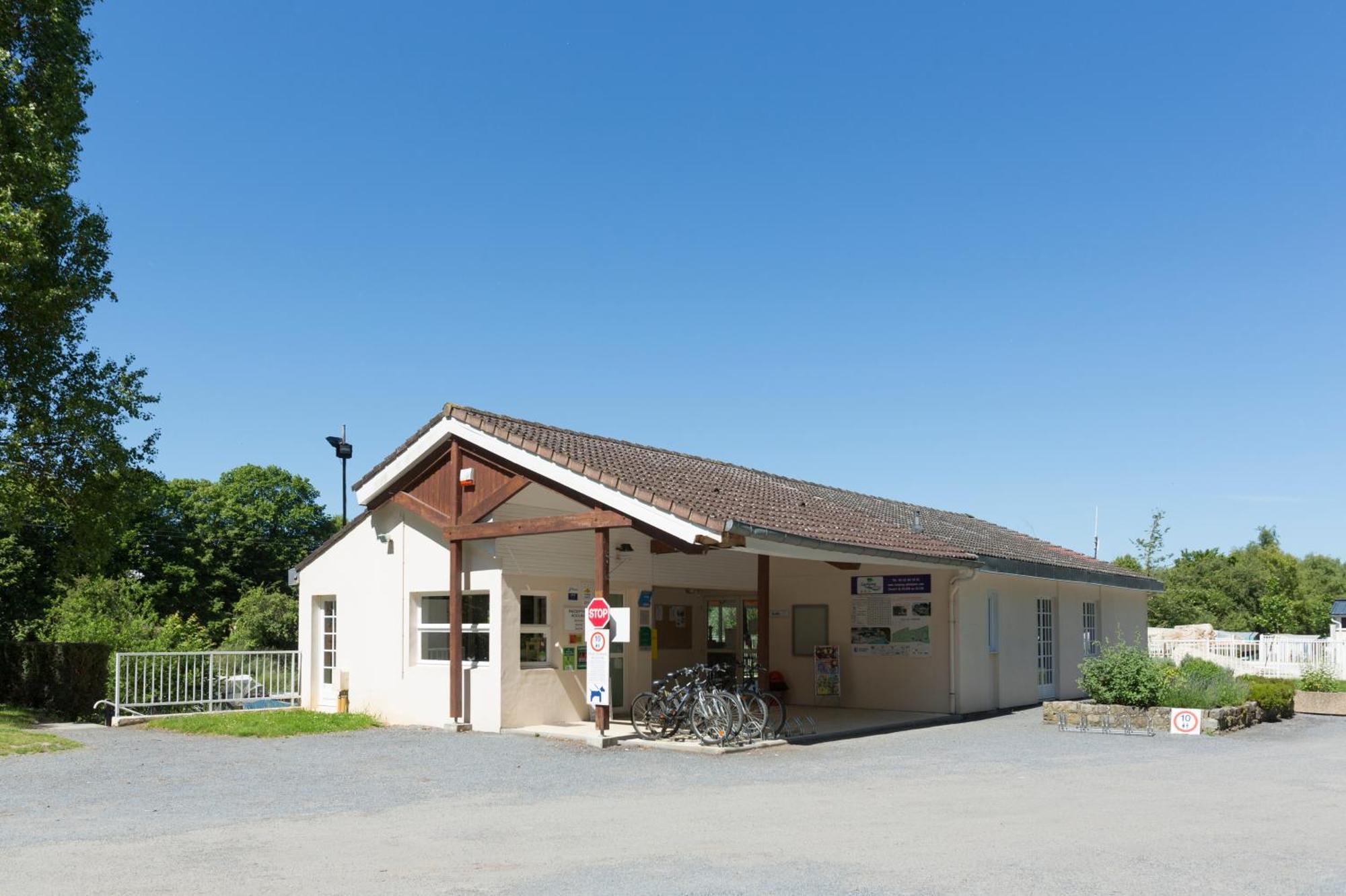 Camping Du Port De Plaisance Peronne  Bagian luar foto