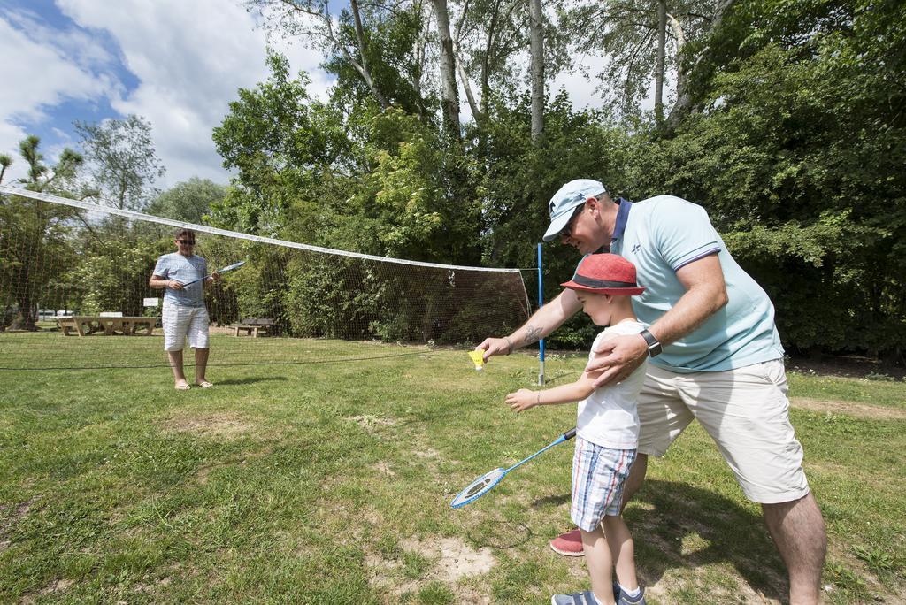 Camping Du Port De Plaisance Peronne  Bagian luar foto